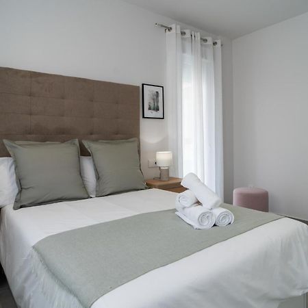 Aac Malaga - Apartamento Con Terraza, Muy Amplio, Totalmente Equipado, Cerca Del Centro Y Nuevo! الغرفة الصورة