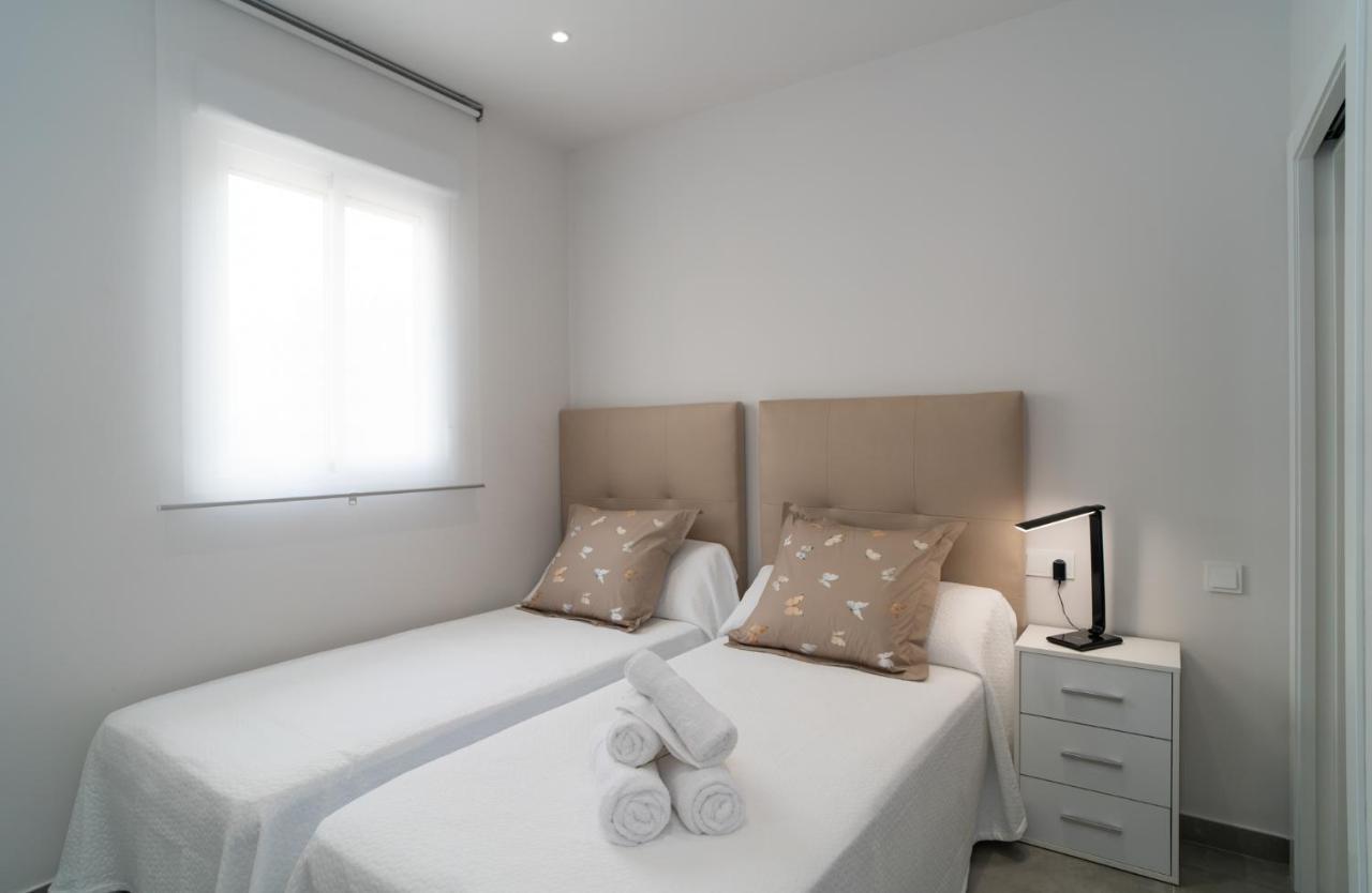Aac Malaga - Apartamento Con Terraza, Muy Amplio, Totalmente Equipado, Cerca Del Centro Y Nuevo! المظهر الخارجي الصورة