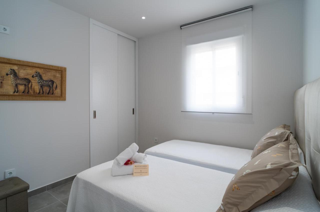 Aac Malaga - Apartamento Con Terraza, Muy Amplio, Totalmente Equipado, Cerca Del Centro Y Nuevo! المظهر الخارجي الصورة