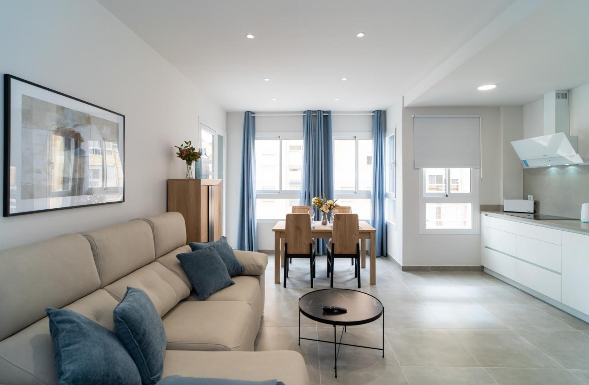 Aac Malaga - Apartamento Con Terraza, Muy Amplio, Totalmente Equipado, Cerca Del Centro Y Nuevo! الغرفة الصورة