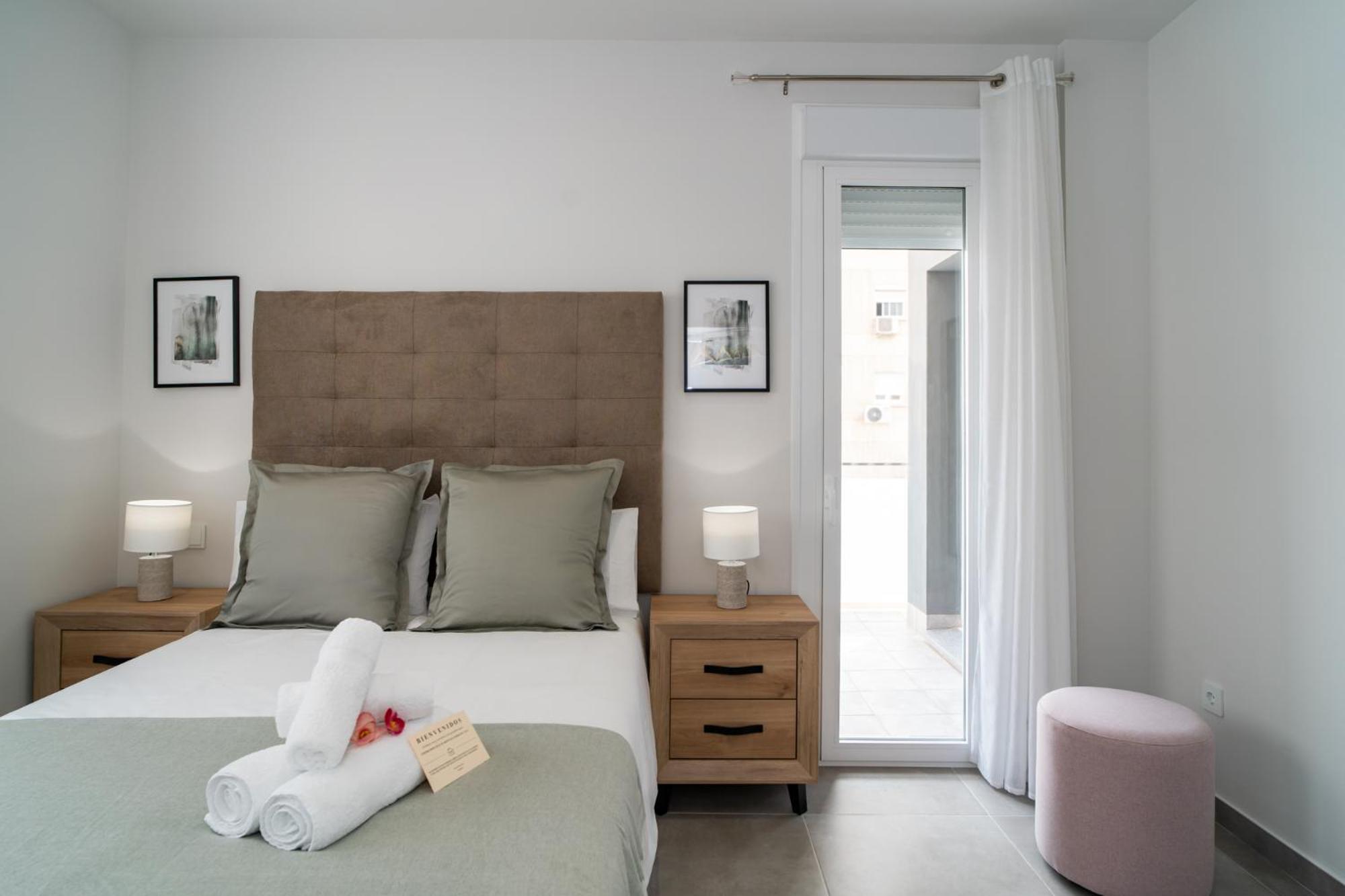 Aac Malaga - Apartamento Con Terraza, Muy Amplio, Totalmente Equipado, Cerca Del Centro Y Nuevo! الغرفة الصورة