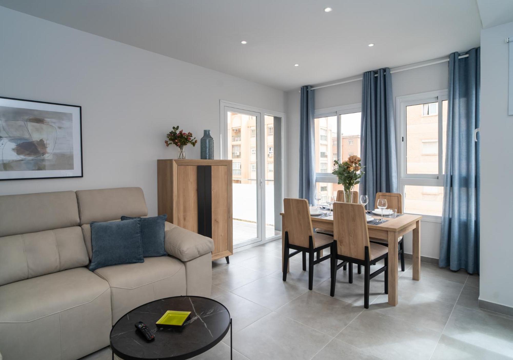 Aac Malaga - Apartamento Con Terraza, Muy Amplio, Totalmente Equipado, Cerca Del Centro Y Nuevo! الغرفة الصورة